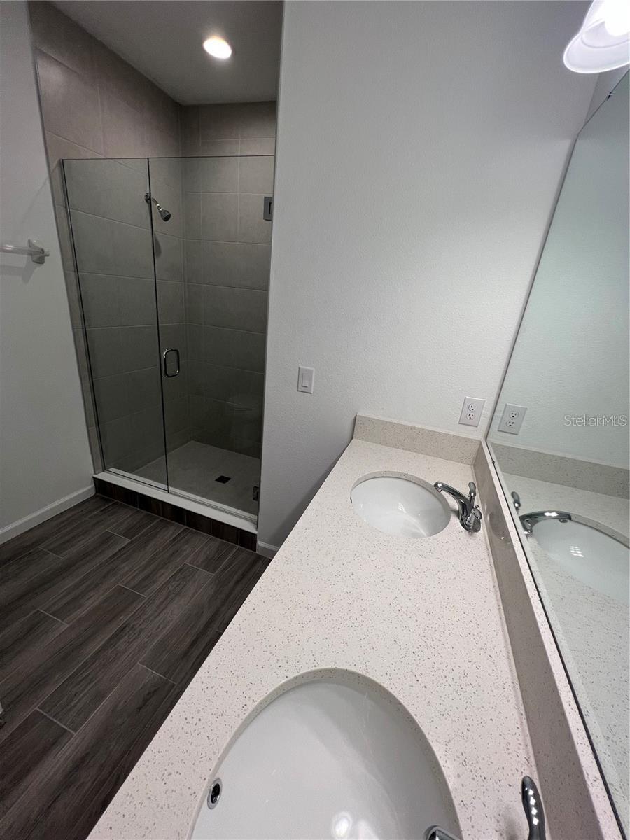 Image 10 of 32 For 2257 Valentine Alley