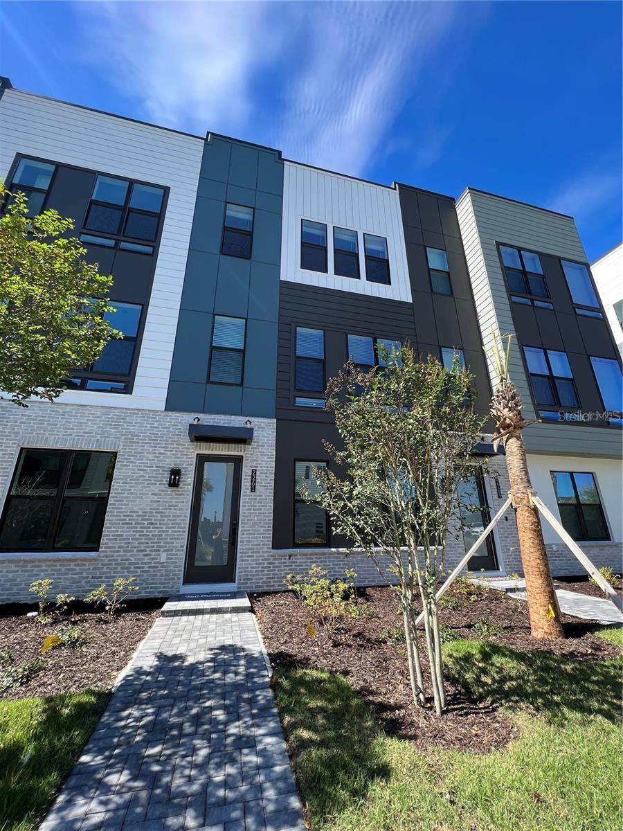 Image 2 of 32 For 2257 Valentine Alley