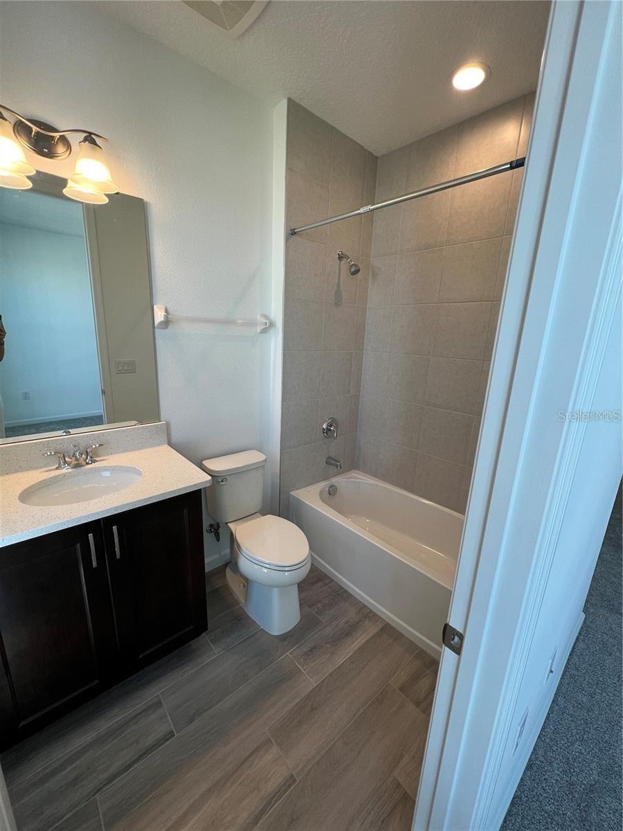 Image 9 of 32 For 2257 Valentine Alley