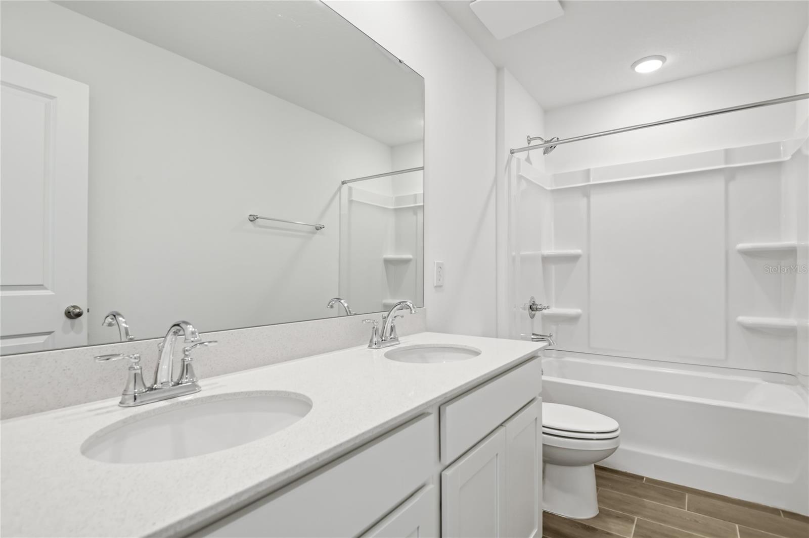 Image 16 of 26 For 6151 Daphne Street