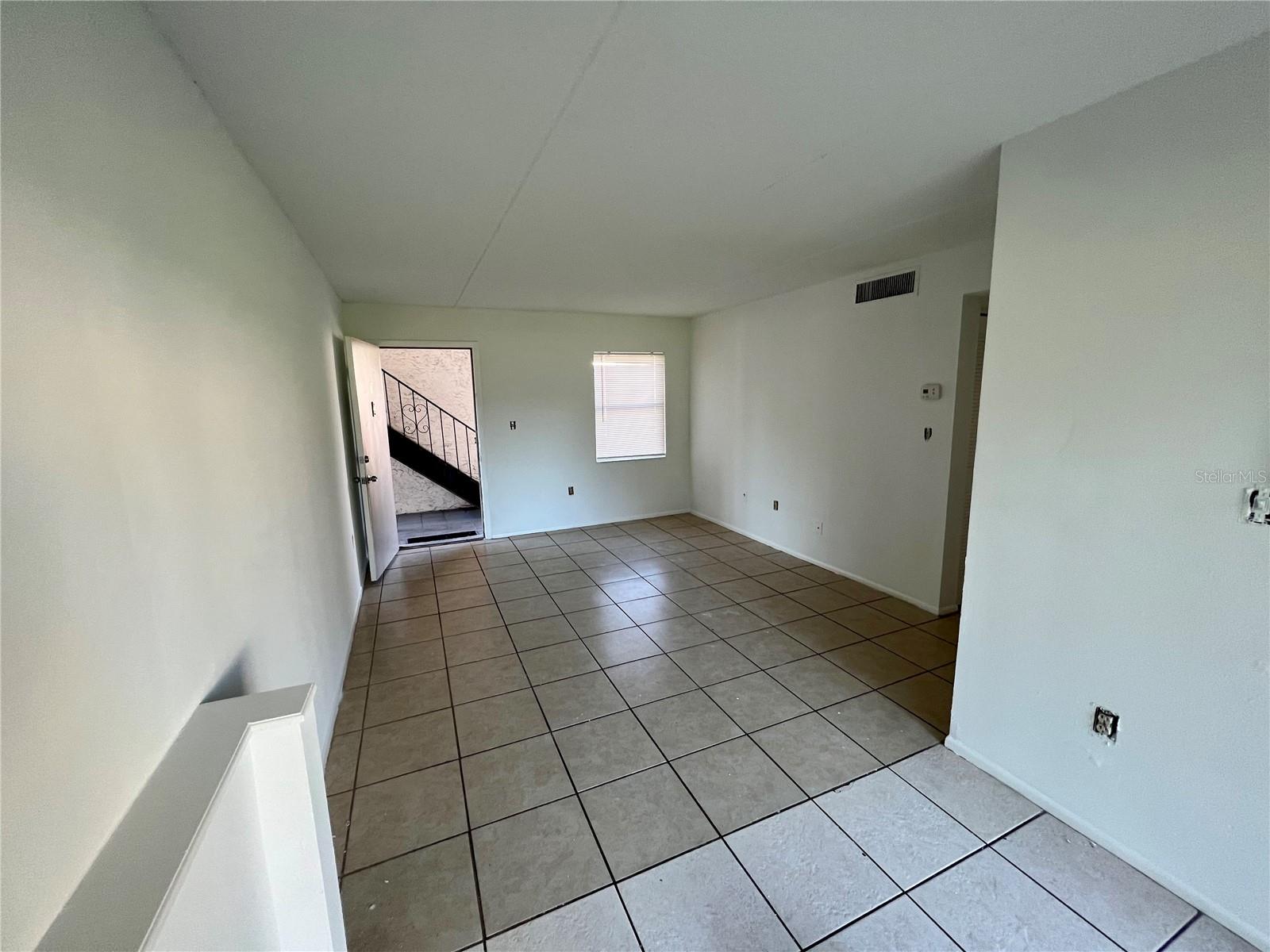 Image 13 of 20 For 1916 Honour Road 1