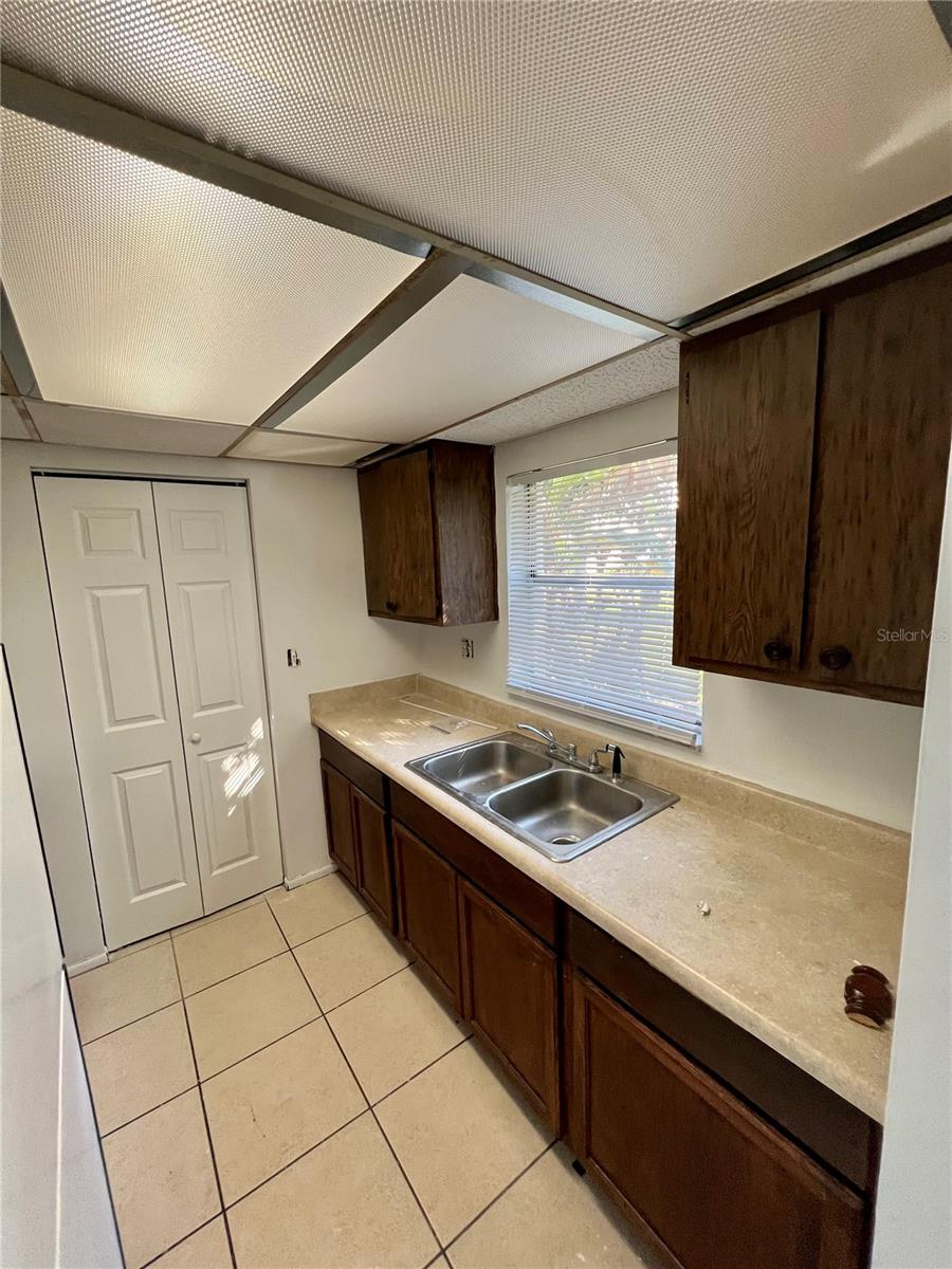 Image 14 of 20 For 1916 Honour Road 1