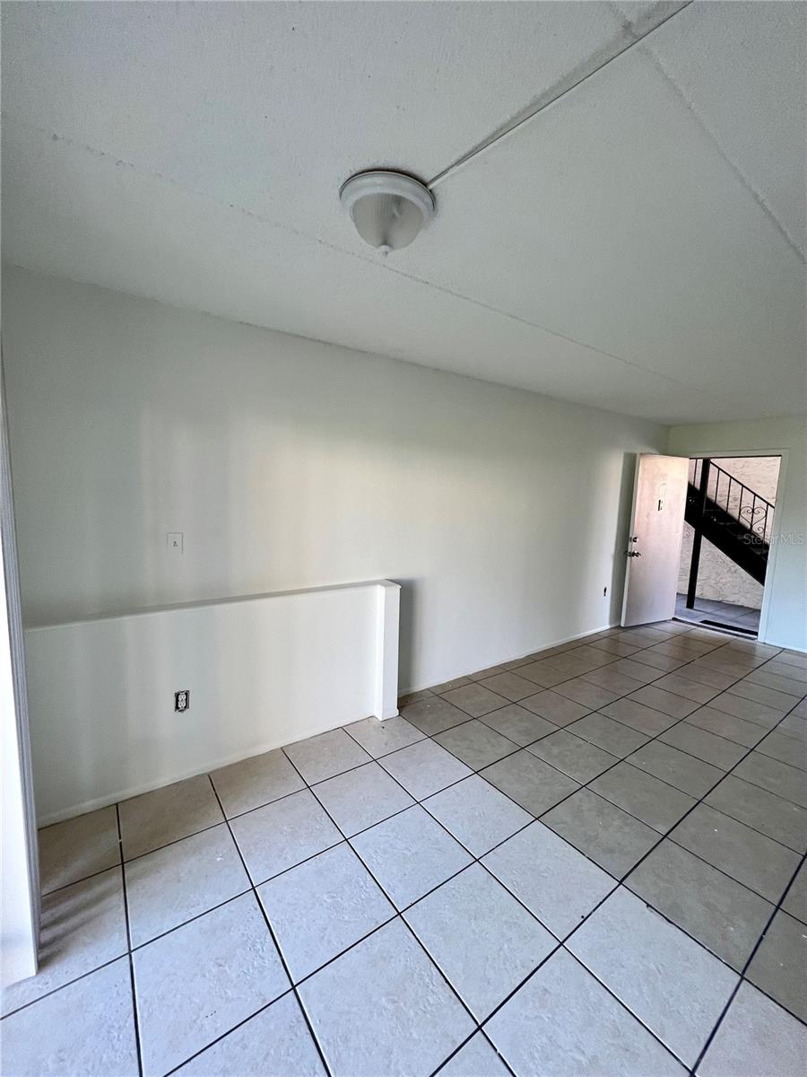 Image 16 of 20 For 1916 Honour Road 1