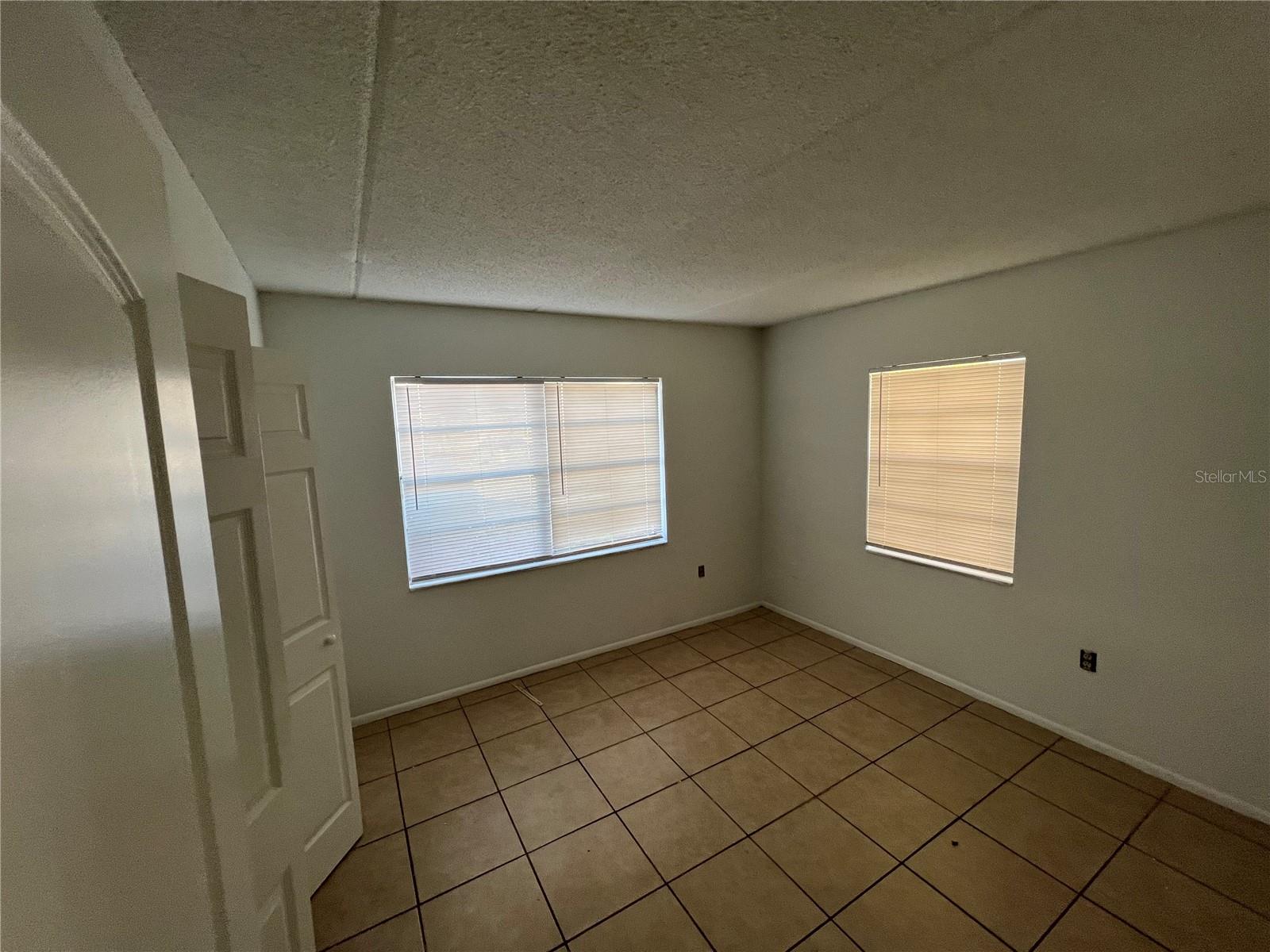 Image 18 of 20 For 1916 Honour Road 1