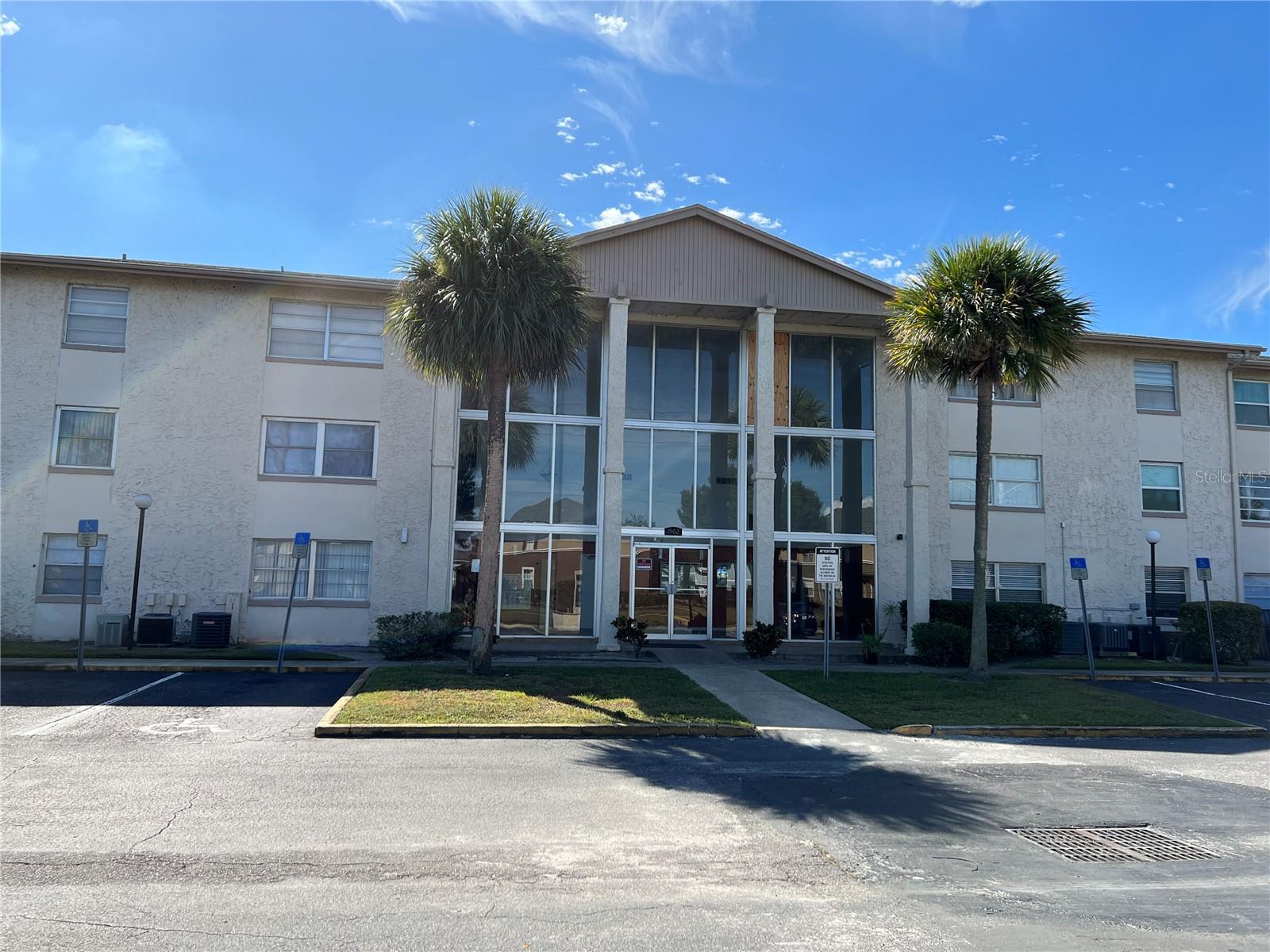 Image 4 of 20 For 1916 Honour Road 1