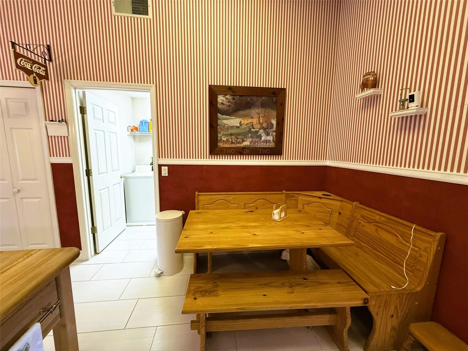 Image 12 of 43 For 10413 Pointview Court