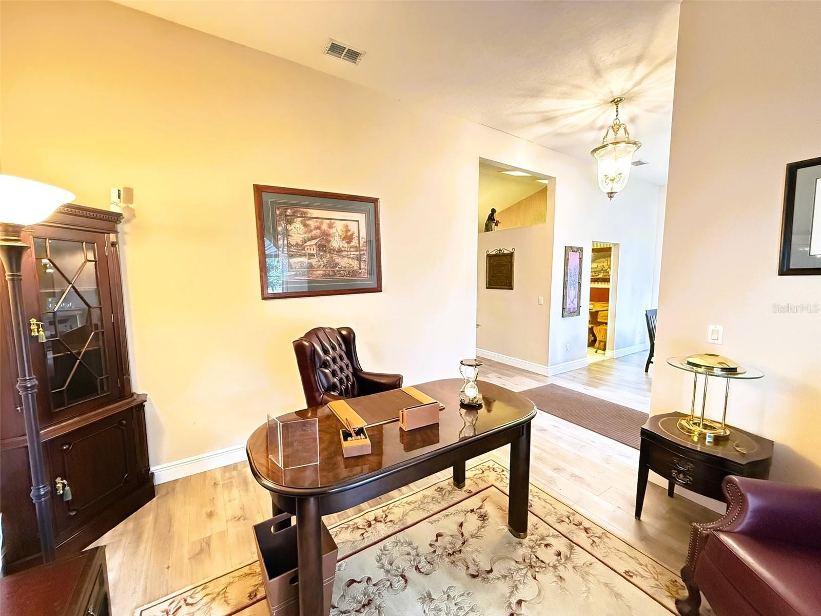 Image 4 of 43 For 10413 Pointview Court