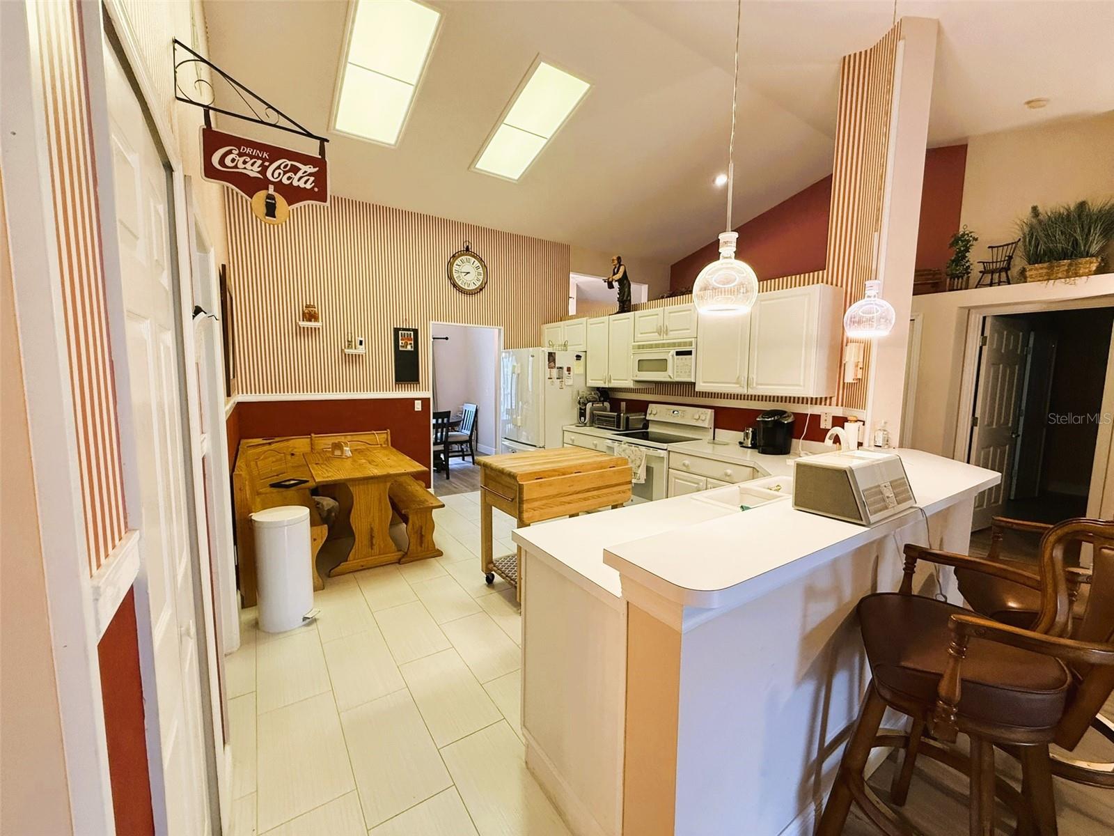 Image 9 of 43 For 10413 Pointview Court