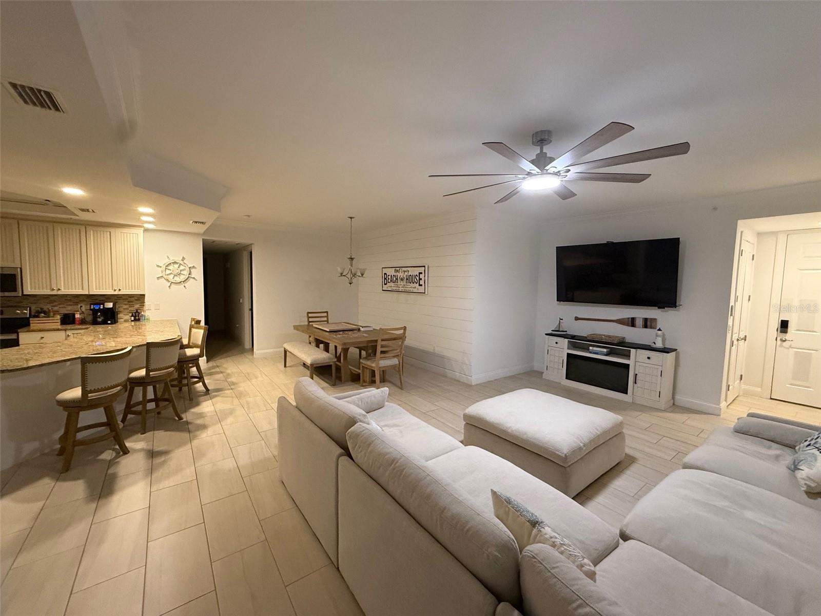 Image 7 of 16 For 3 Riverwalk Drive 301