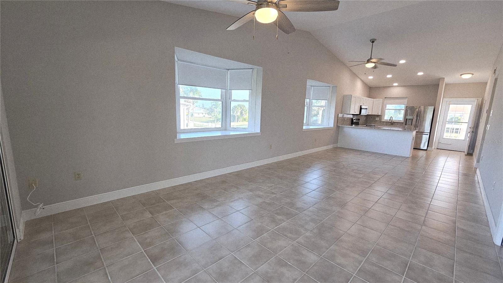 Image 12 of 32 For 177 Boundary Boulevard 6