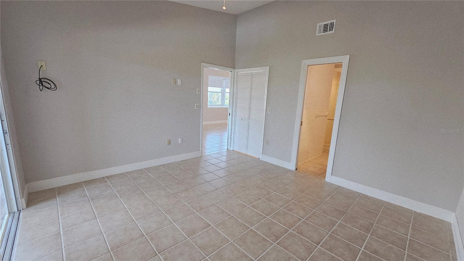 Image 21 of 32 For 177 Boundary Boulevard 6