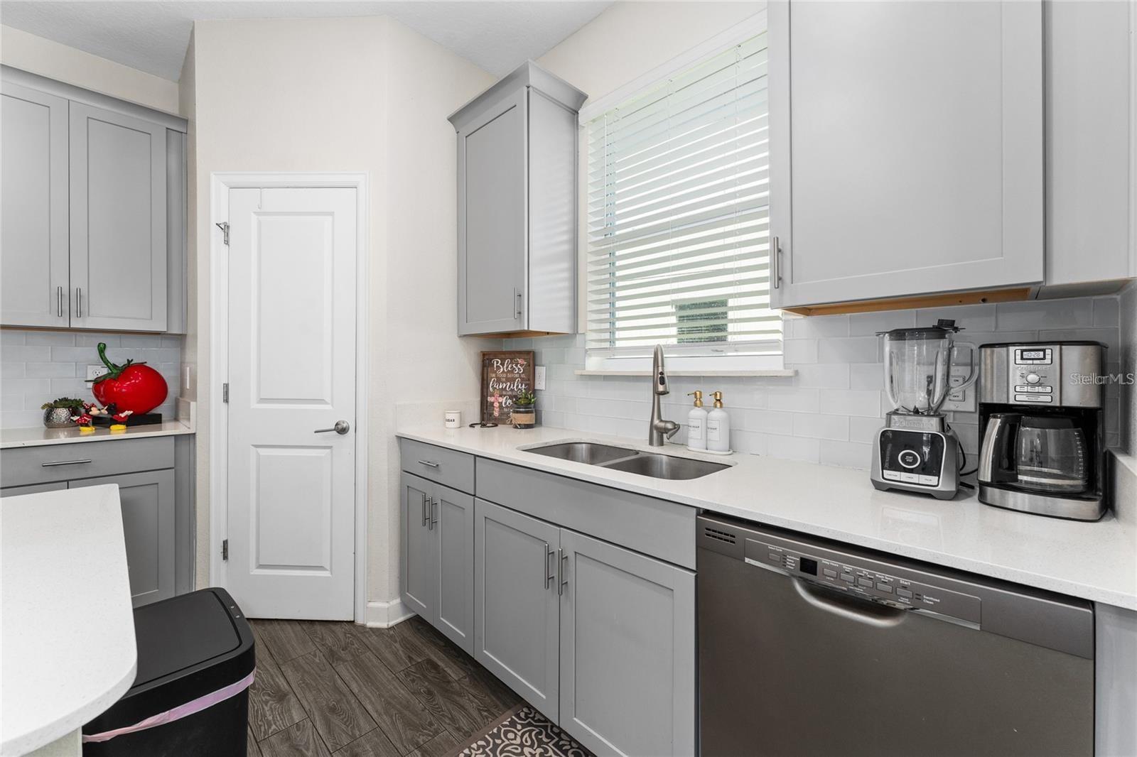 Image 12 of 43 For 11934 Imaginary Way