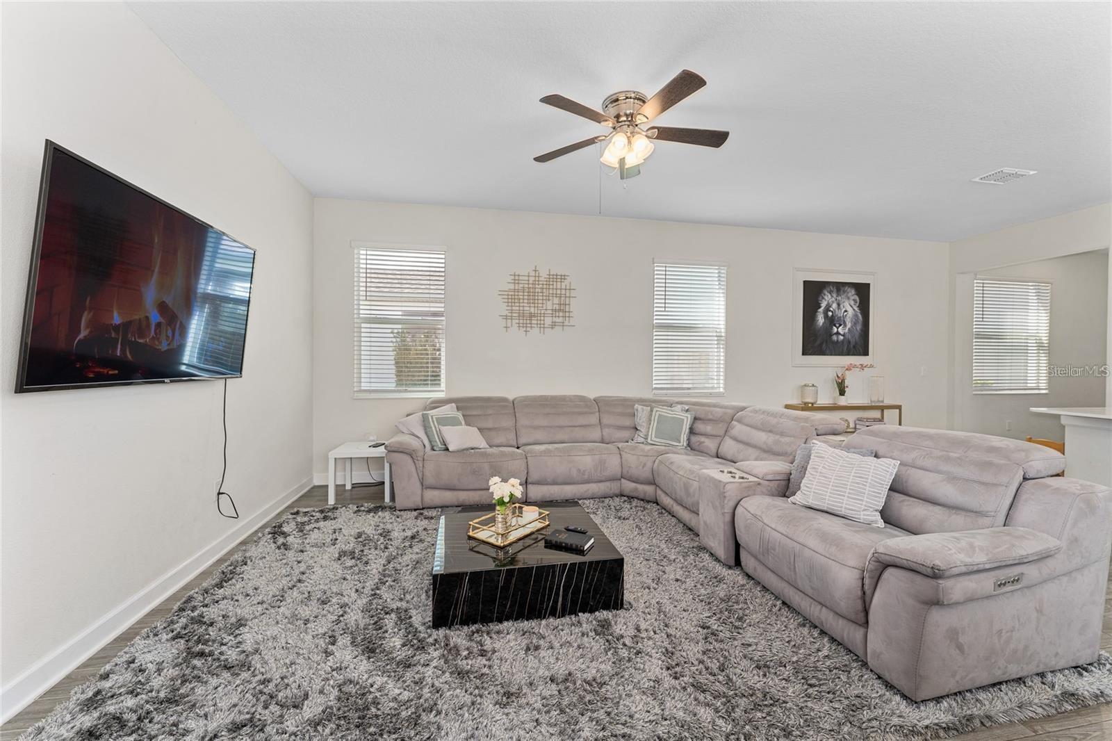 Image 17 of 43 For 11934 Imaginary Way