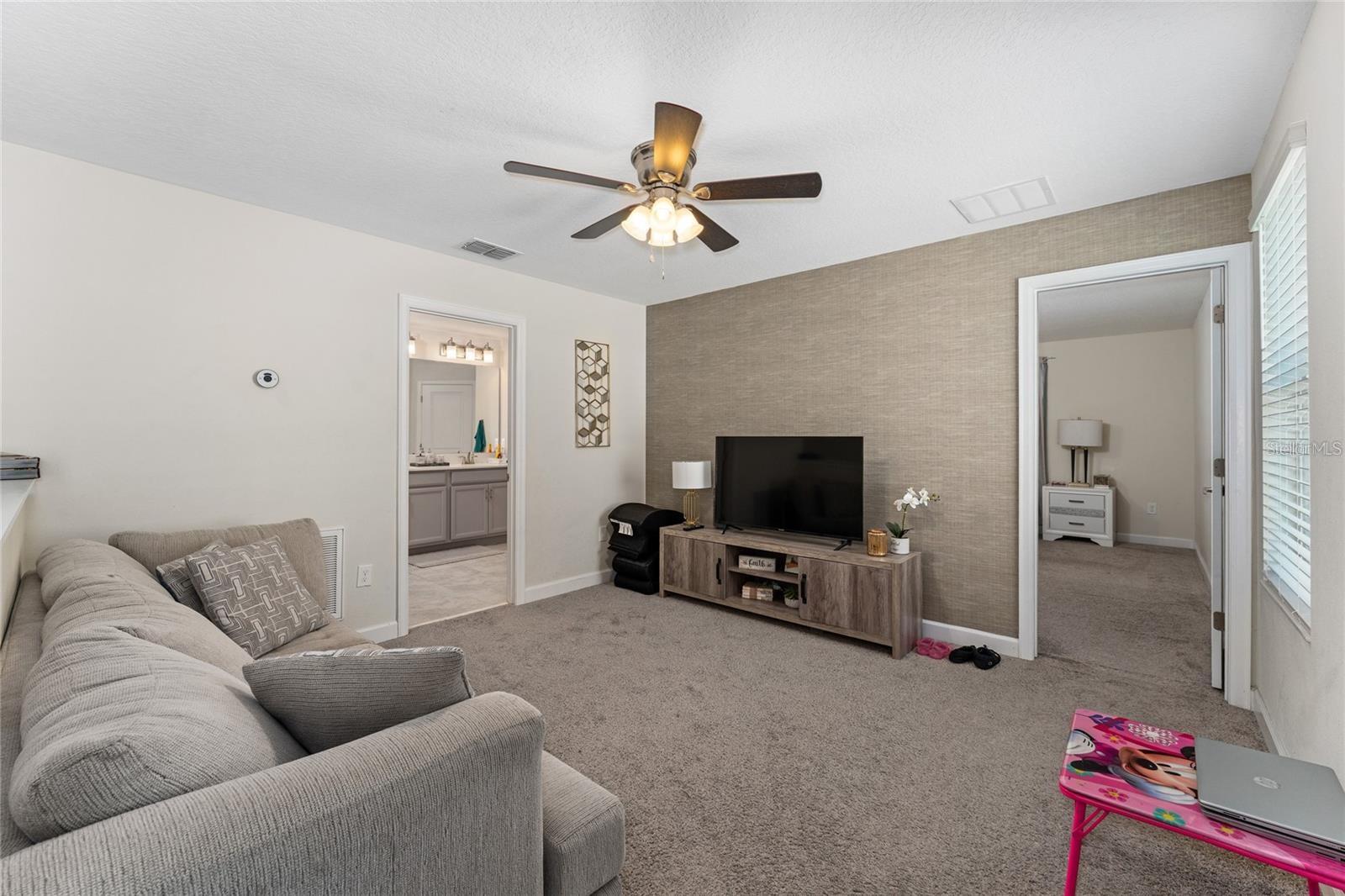 Image 21 of 43 For 11934 Imaginary Way