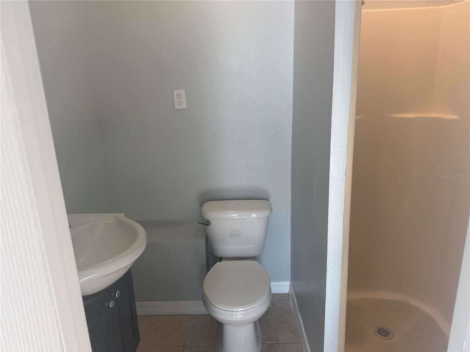 Image 5 of 17 For 444 Ball Court