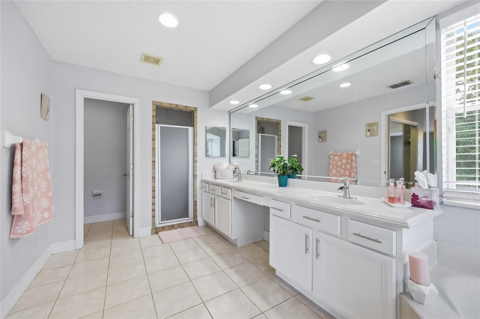 Image 38 of 63 For 1338 Legendary Boulevard