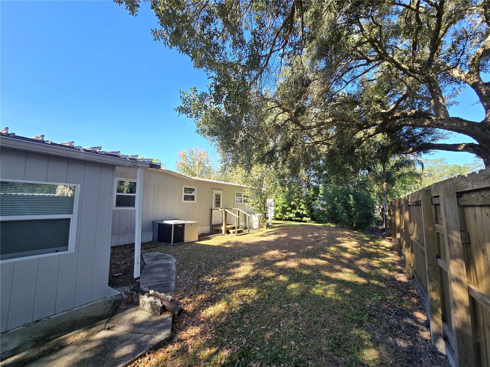 Image 17 of 53 For 1639 Flounder Street