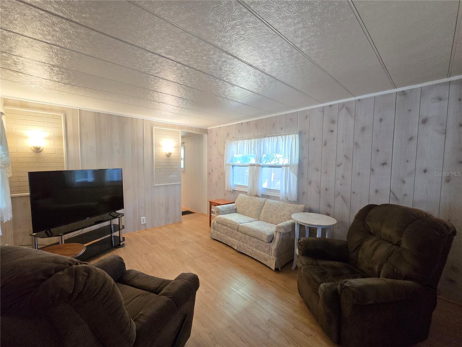 Image 32 of 53 For 1639 Flounder Street