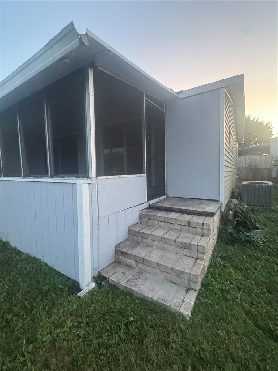 Image 7 of 7 For 1206 Skyview Cove