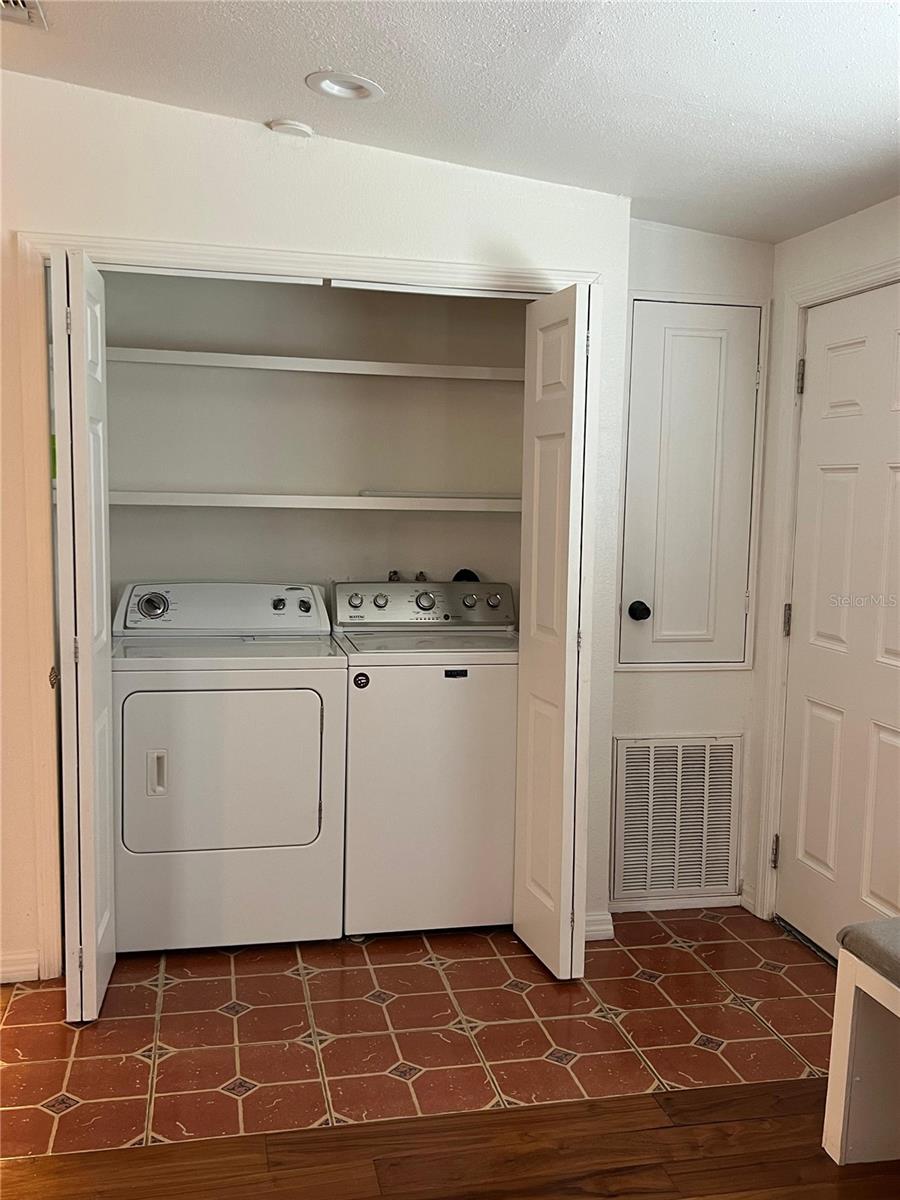 Image 11 of 24 For 170 Autumn Court