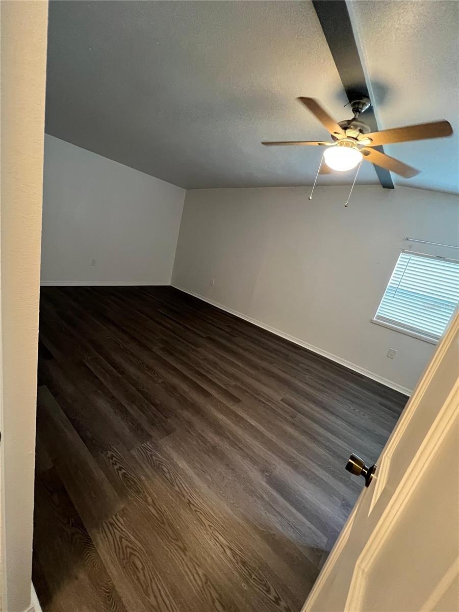 Image 13 of 24 For 170 Autumn Court