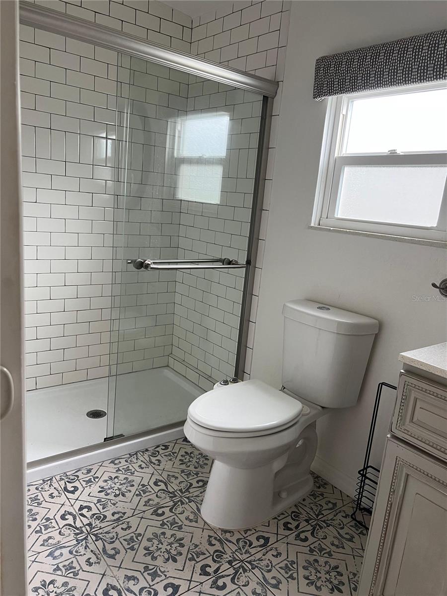 Image 16 of 24 For 170 Autumn Court