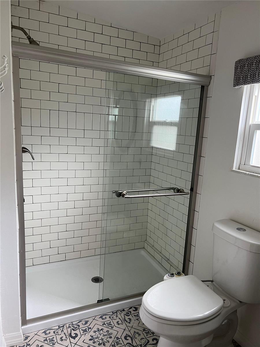 Image 19 of 24 For 170 Autumn Court