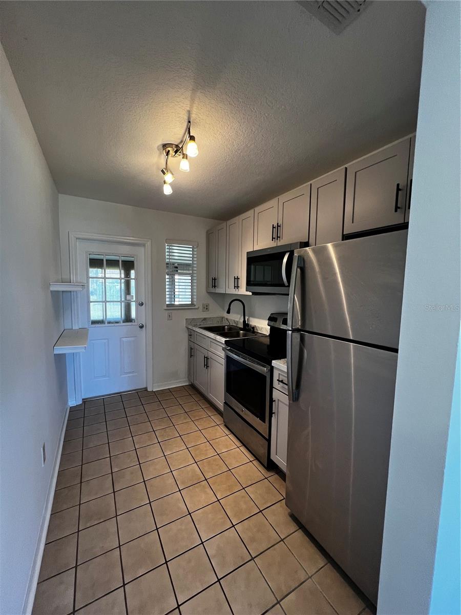 Image 13 of 17 For 24 Oriole Circle B