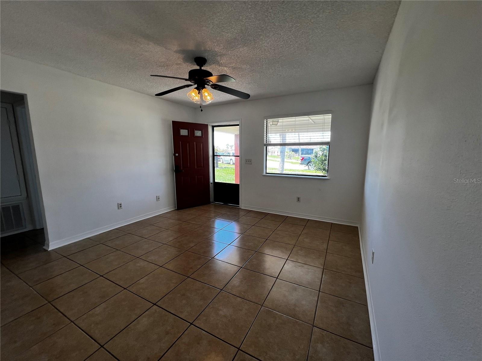 Image 5 of 17 For 24 Oriole Circle B