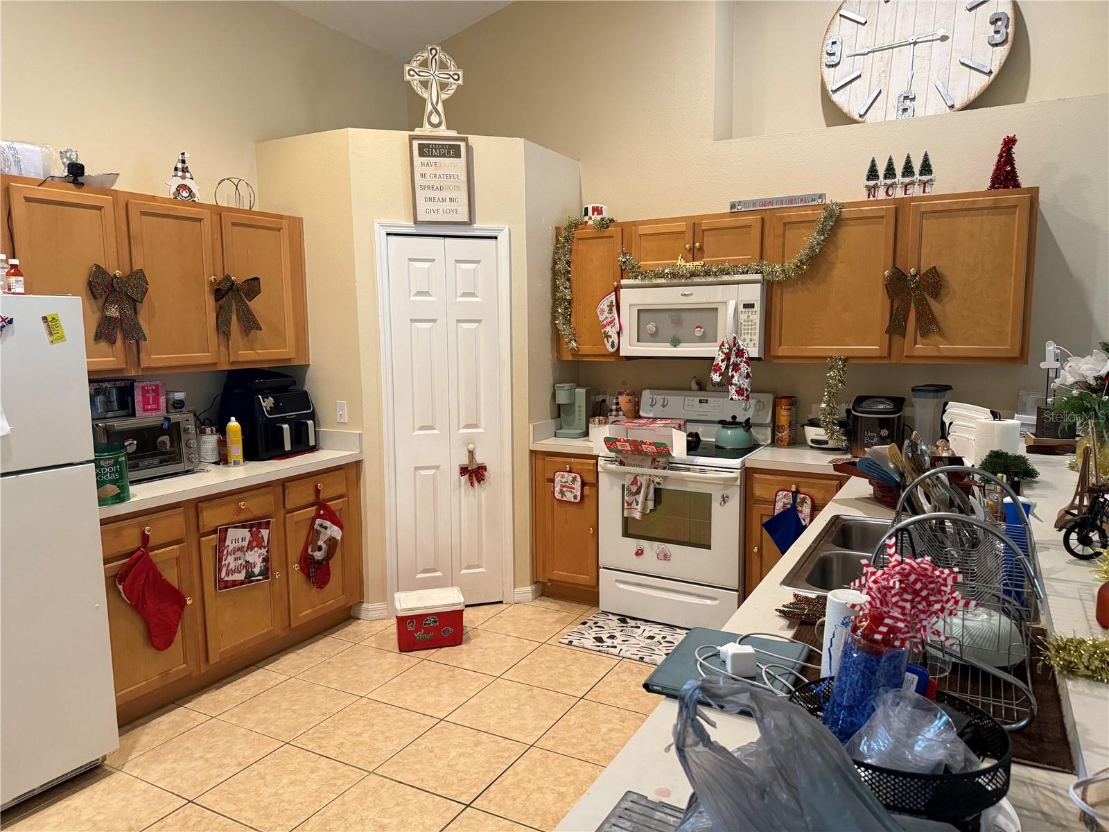 Image 7 of 12 For 1158 Saint Tropez Court