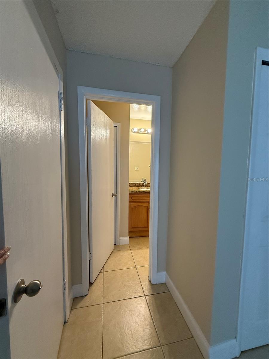 Image 21 of 27 For 3831 Bowline Circle 204