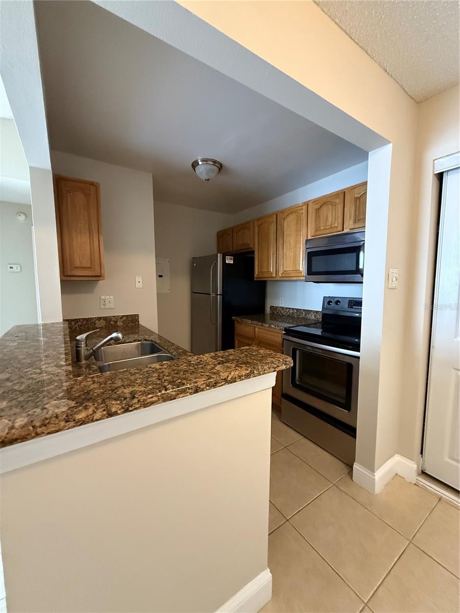 Image 6 of 27 For 3831 Bowline Circle 204