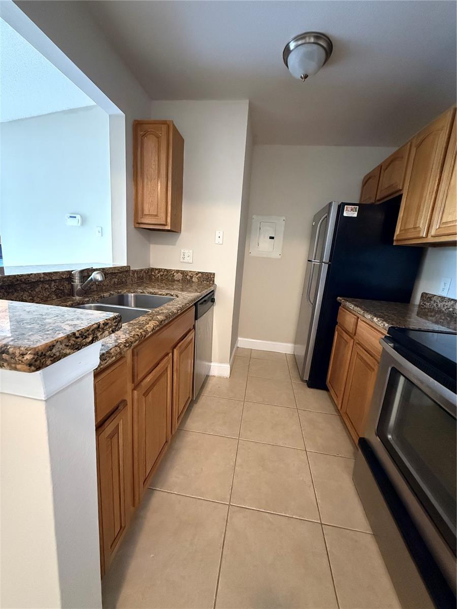 Image 7 of 27 For 3831 Bowline Circle 204