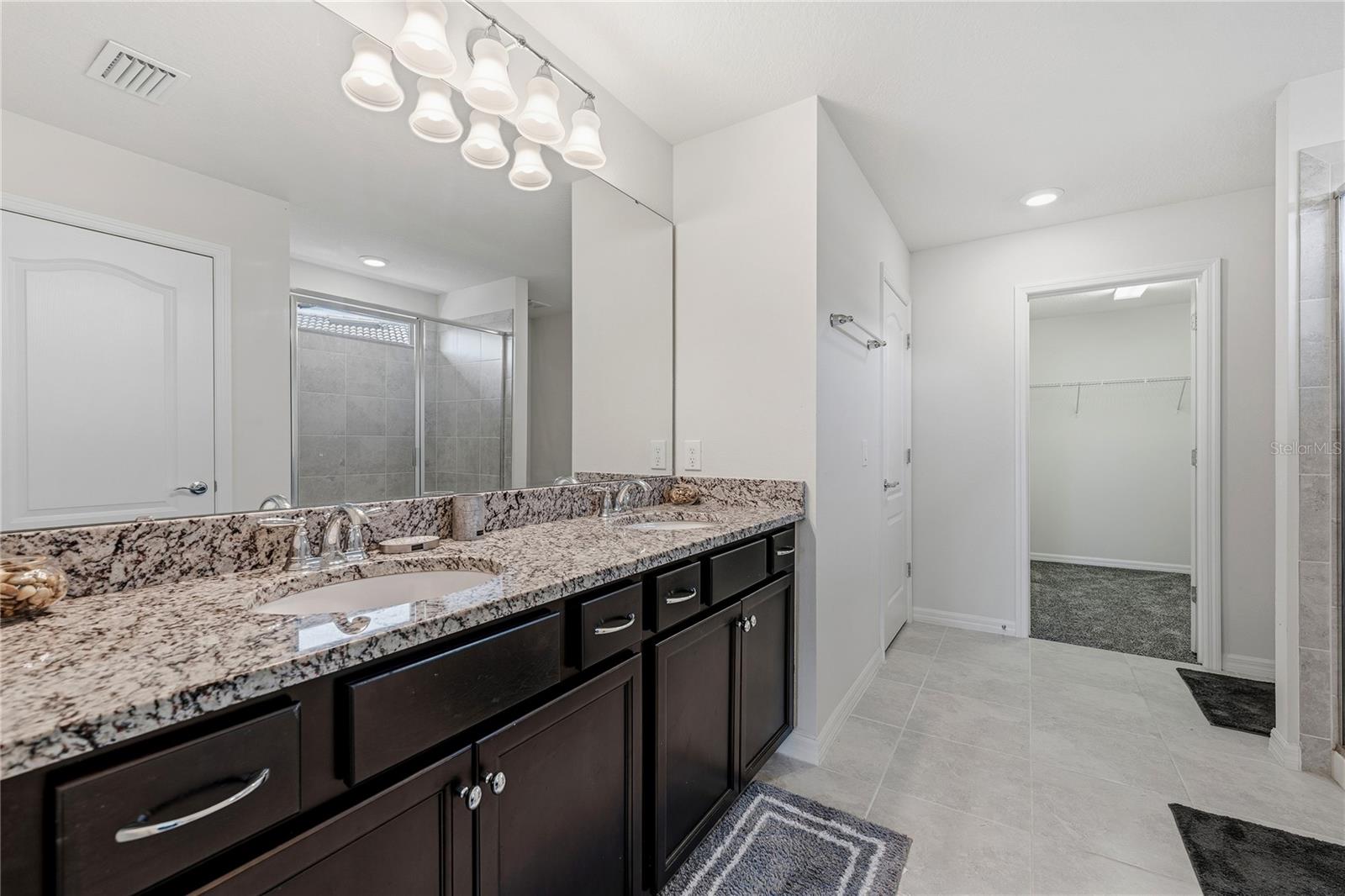 Image 14 of 37 For 5505 Misty Oak Circle