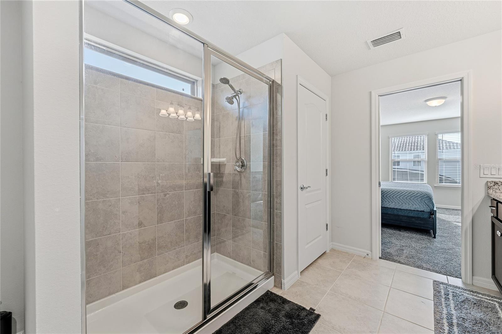 Image 17 of 37 For 5505 Misty Oak Circle