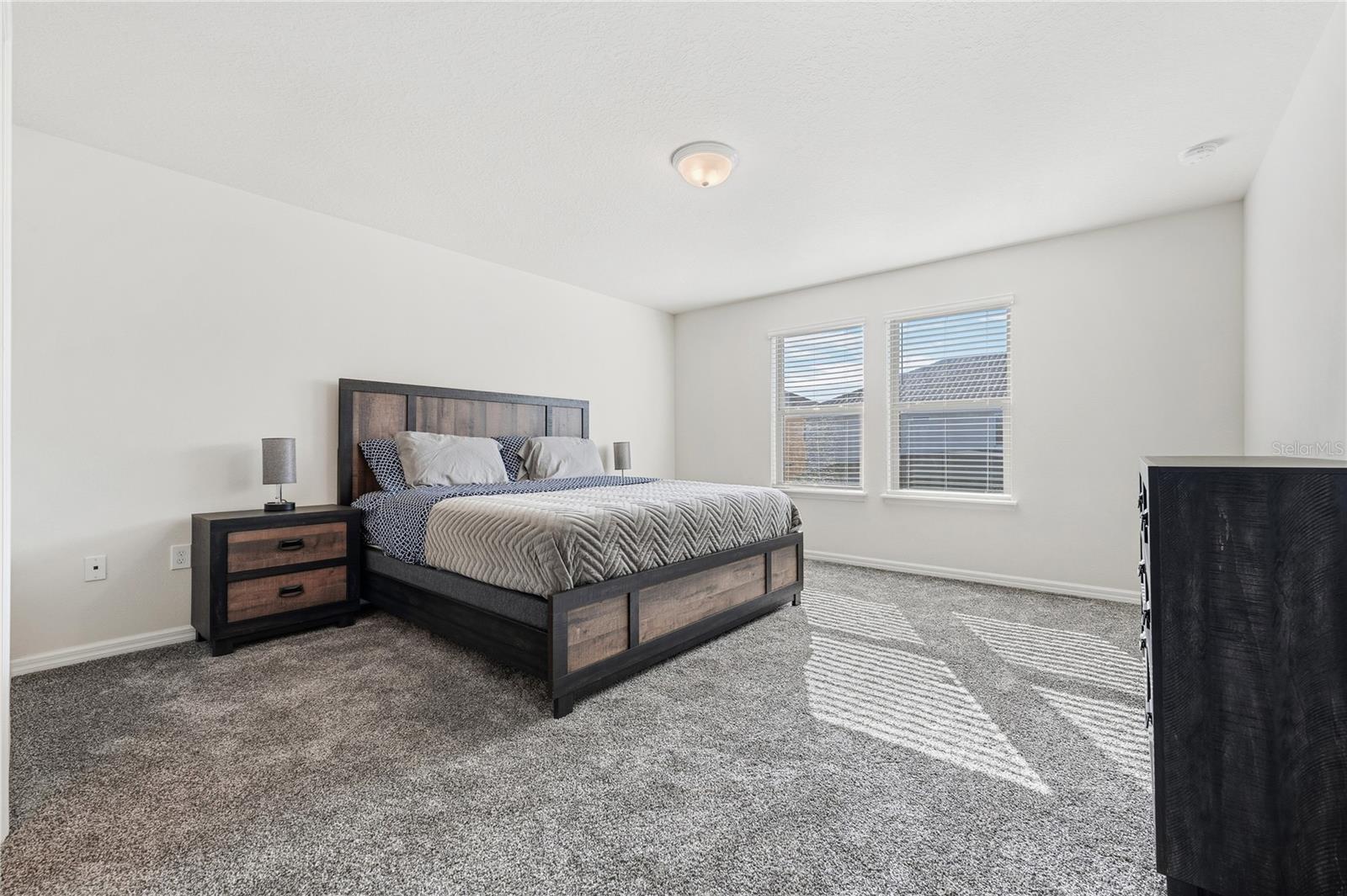 Image 19 of 37 For 5505 Misty Oak Circle