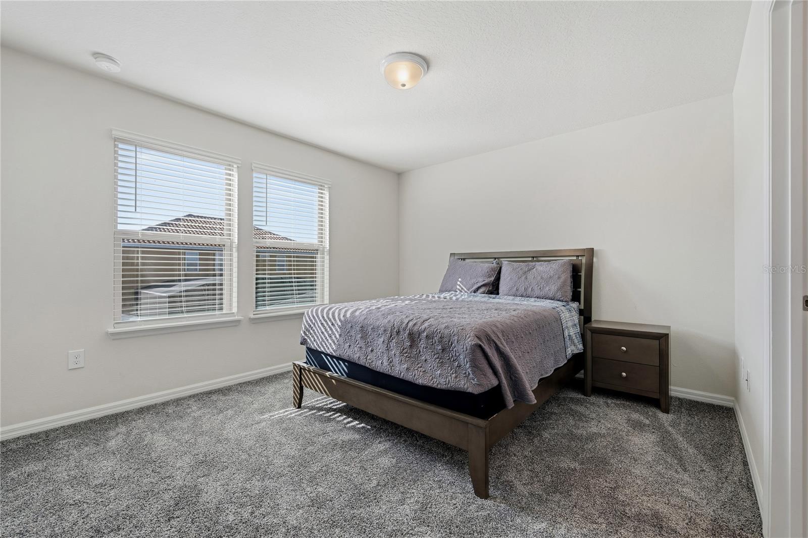 Image 20 of 37 For 5505 Misty Oak Circle