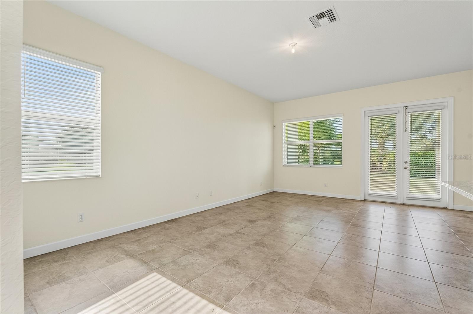 Image 10 of 15 For 1769 Berkshire Circle Sw