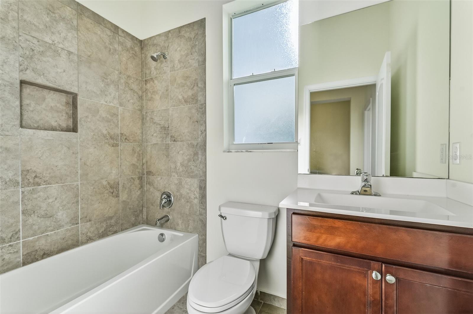 Image 12 of 15 For 1769 Berkshire Circle Sw