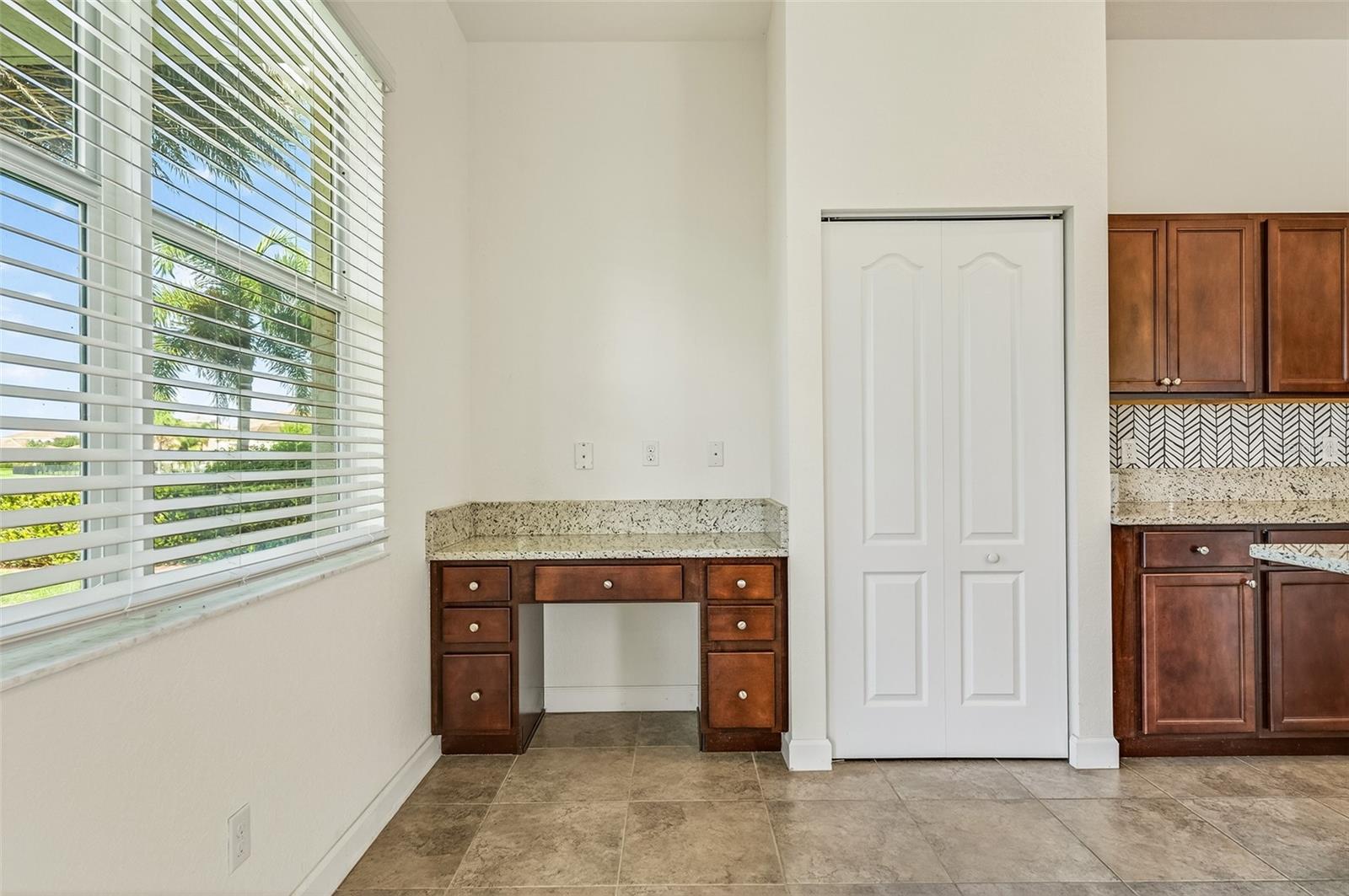 Image 7 of 15 For 1769 Berkshire Circle Sw