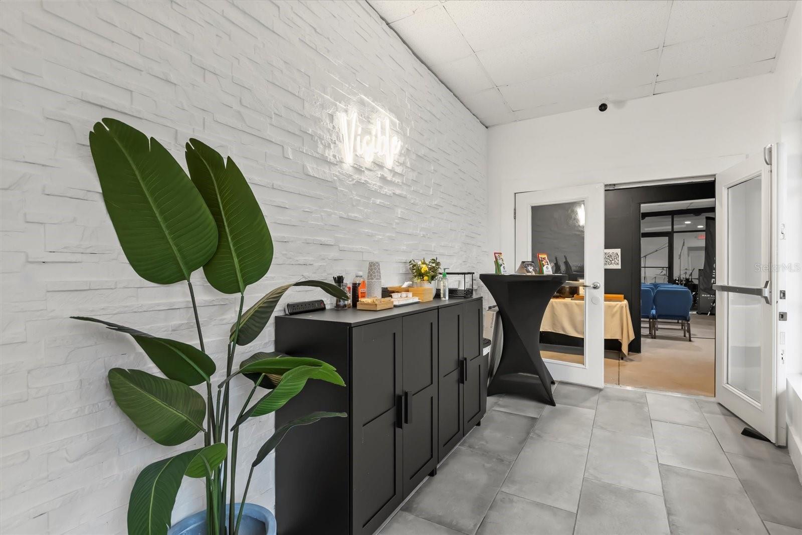 Image 19 of 23 For 1046 Plaza Drive D & E & F