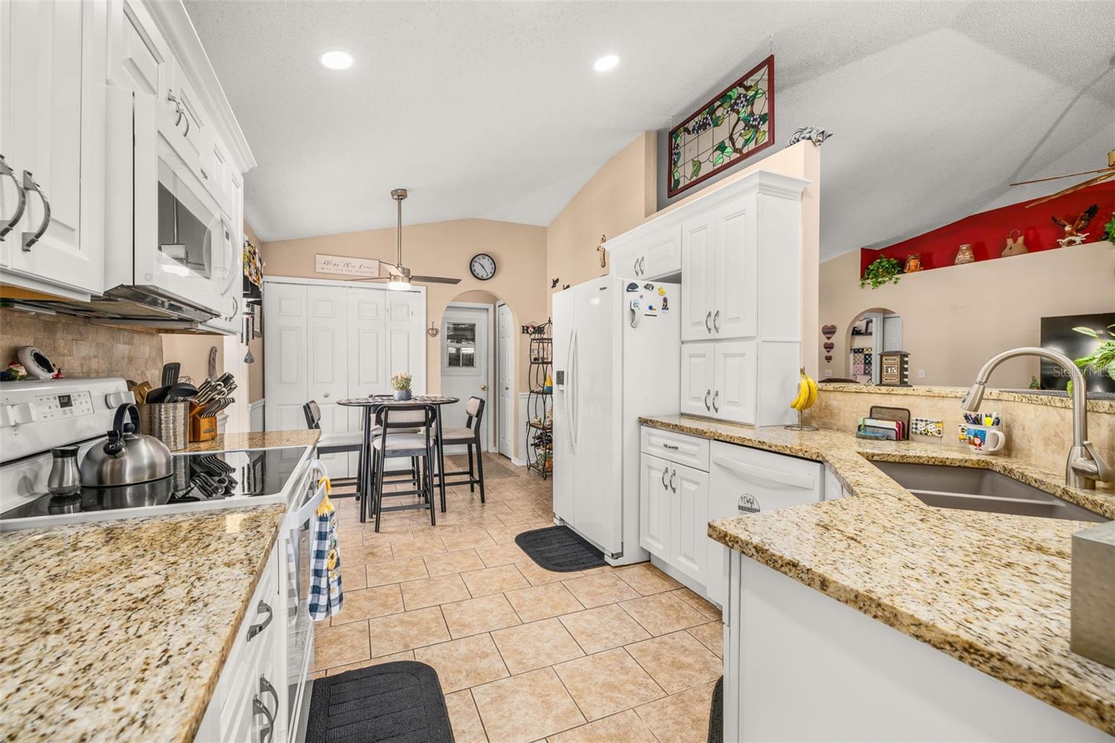 Image 18 of 80 For 105 Cardiff Avenue