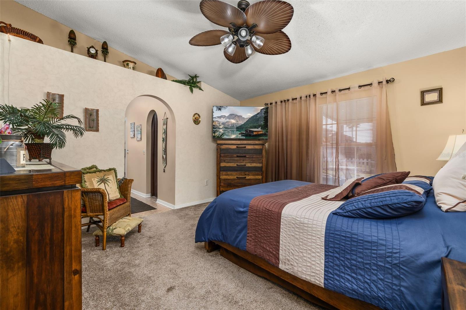 Image 30 of 80 For 105 Cardiff Avenue