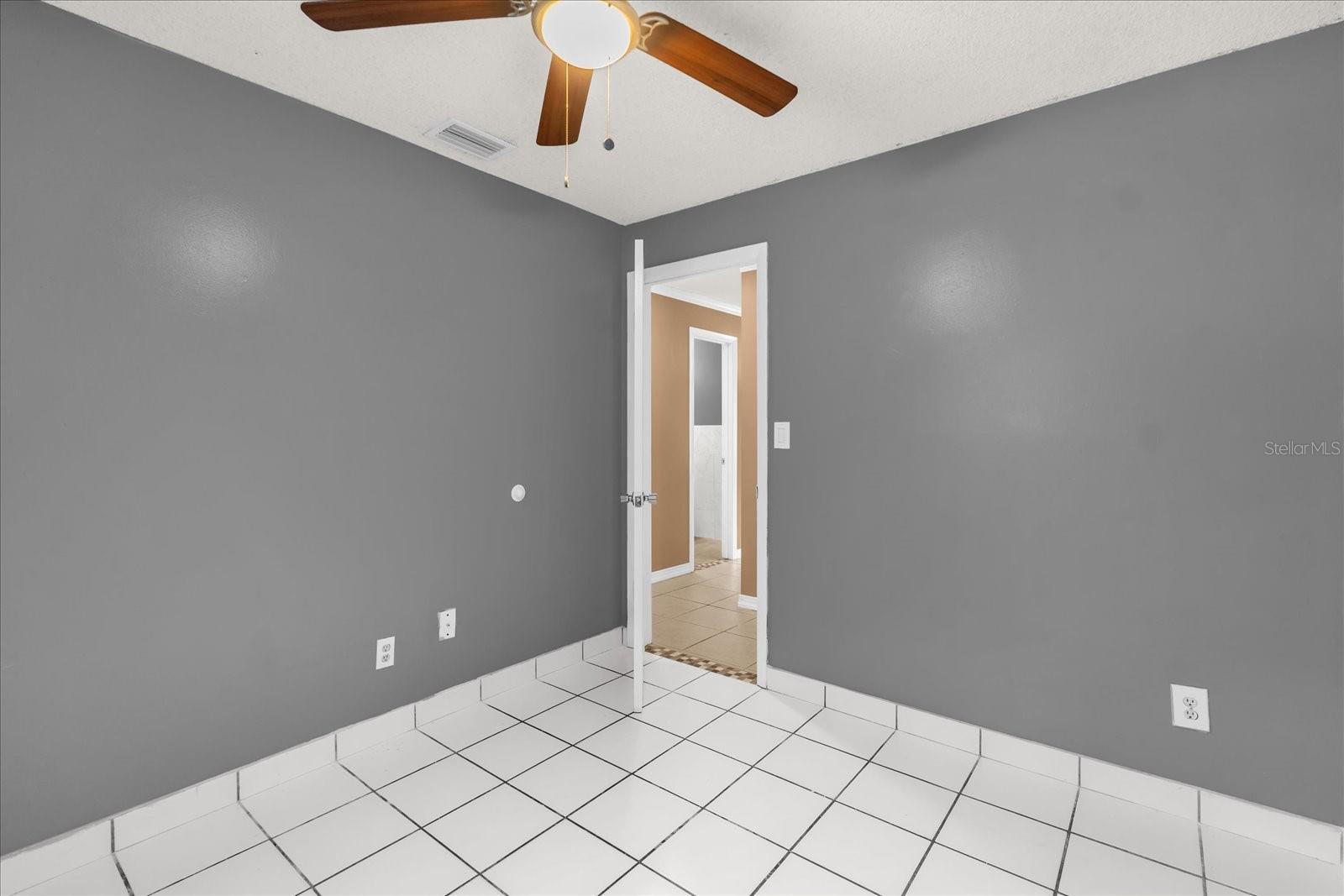 Image 17 of 28 For 1103 Marygon Street