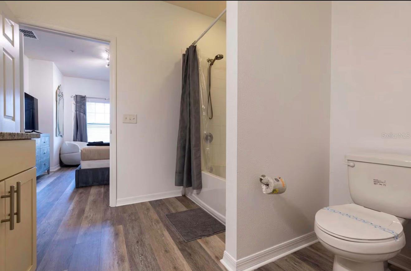 Image 20 of 61 For 8919 Shine Drive