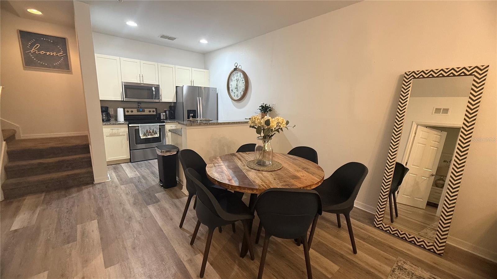 Image 8 of 61 For 8919 Shine Drive