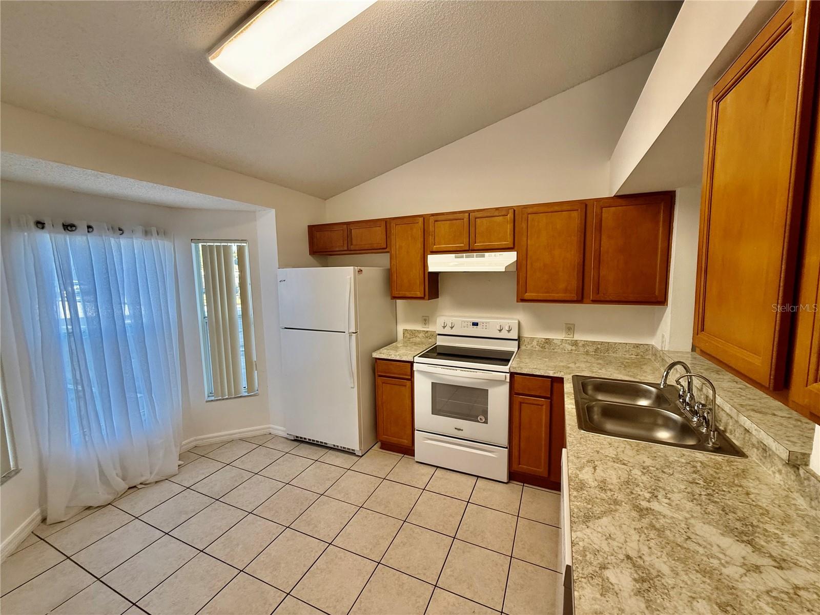 Image 2 of 16 For 1128 Jade East Lane