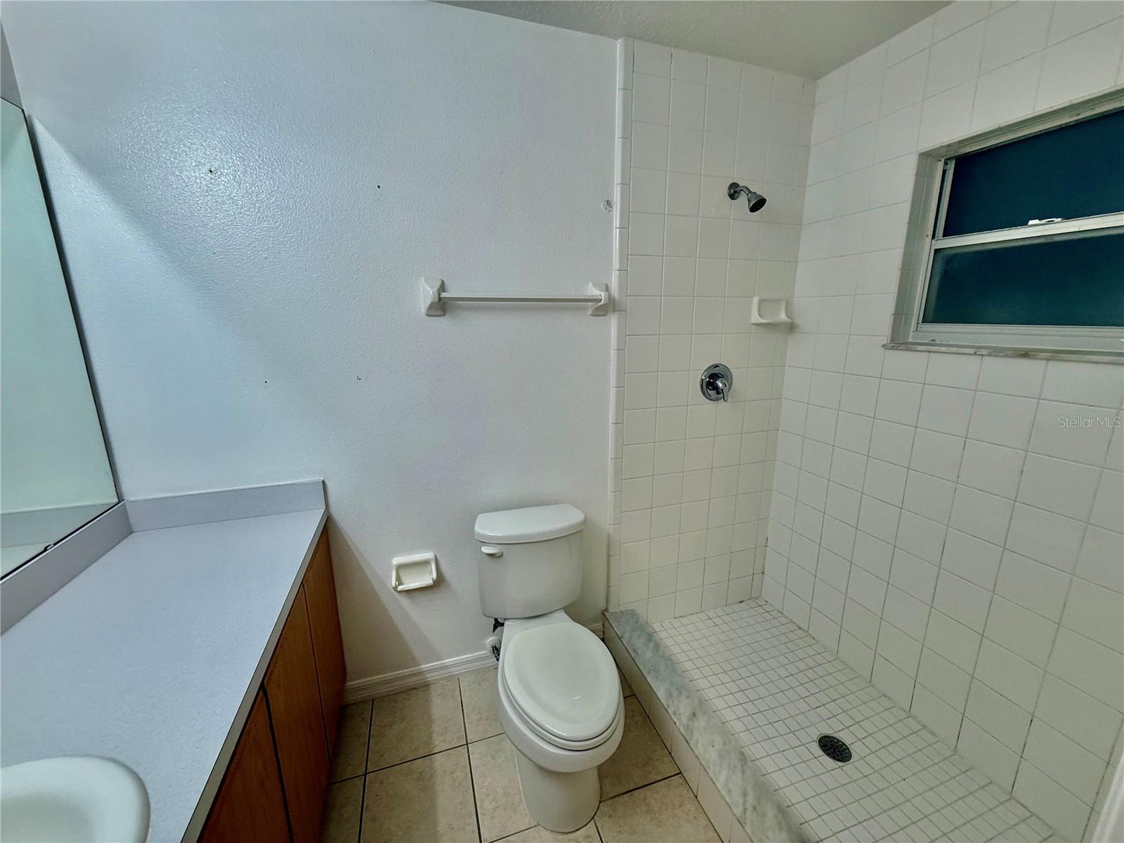 Image 8 of 16 For 1128 Jade East Lane