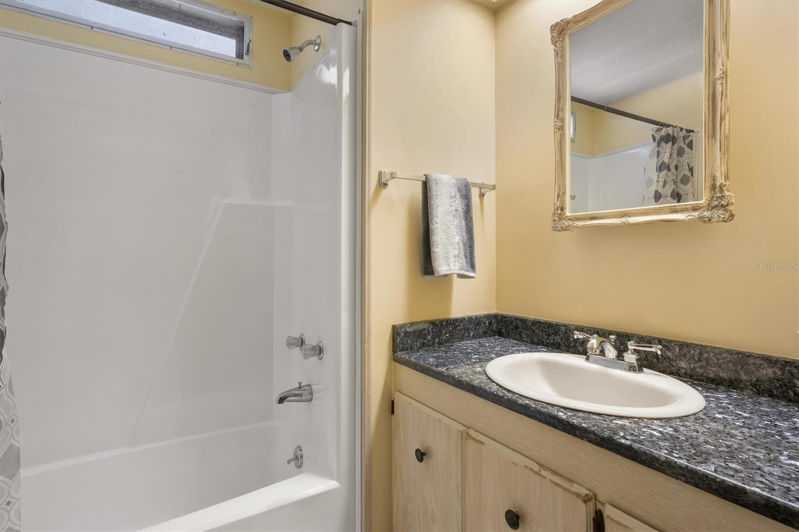 Image 19 of 34 For 6721 Canterbury Drive Ne