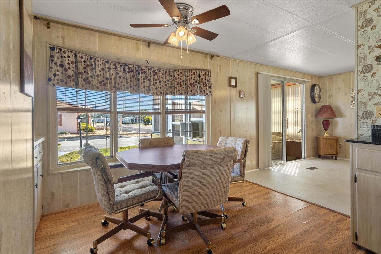 Image 8 of 34 For 6721 Canterbury Drive Ne